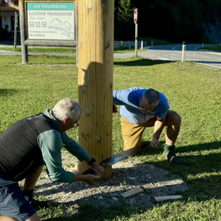 Maibaumumschneiden beim Franzbauer - Foto: Ing. Franz Peter Stadler