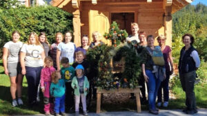 Die Bäuerinnen aus Mariazell und Mitterbach gemeinsam mit der Landjugend - Foto: Veronika Schweighofer