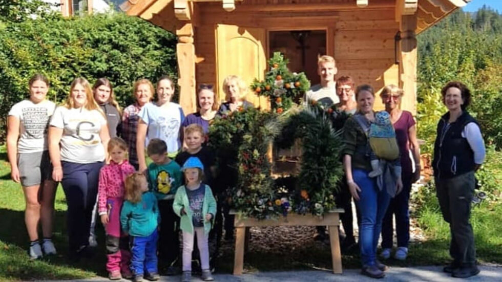 Die Bäuerinnen aus Mariazell und Mitterbach gemeinsam mit der Landjugend - Foto: Veronika Schweighofer